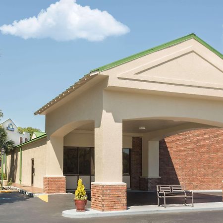 Days Inn By Wyndham Mt Pleasant-Charleston-Patriots Point Exterior foto