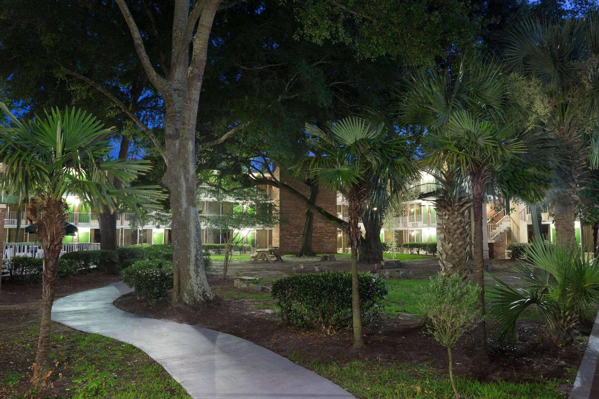 Days Inn By Wyndham Mt Pleasant-Charleston-Patriots Point Exterior foto